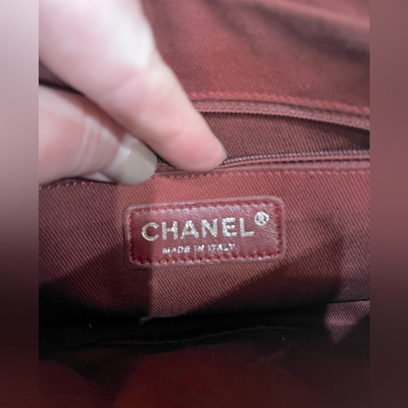 **SOLD** RARE Iridescent Pearl Chanel Aged Calfskin Quilted Cotton Club Pochette - Picture 12 of 14